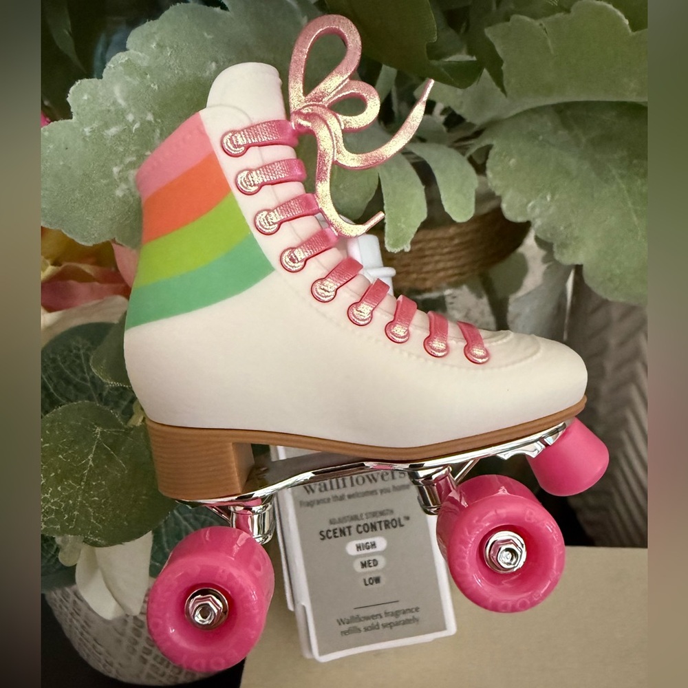🆕🛼 BATH & BODY WORKS ROLLER SKATE WALLFLOWERS SCENT CONTROL FRAGRANCE PLUG. NEW!